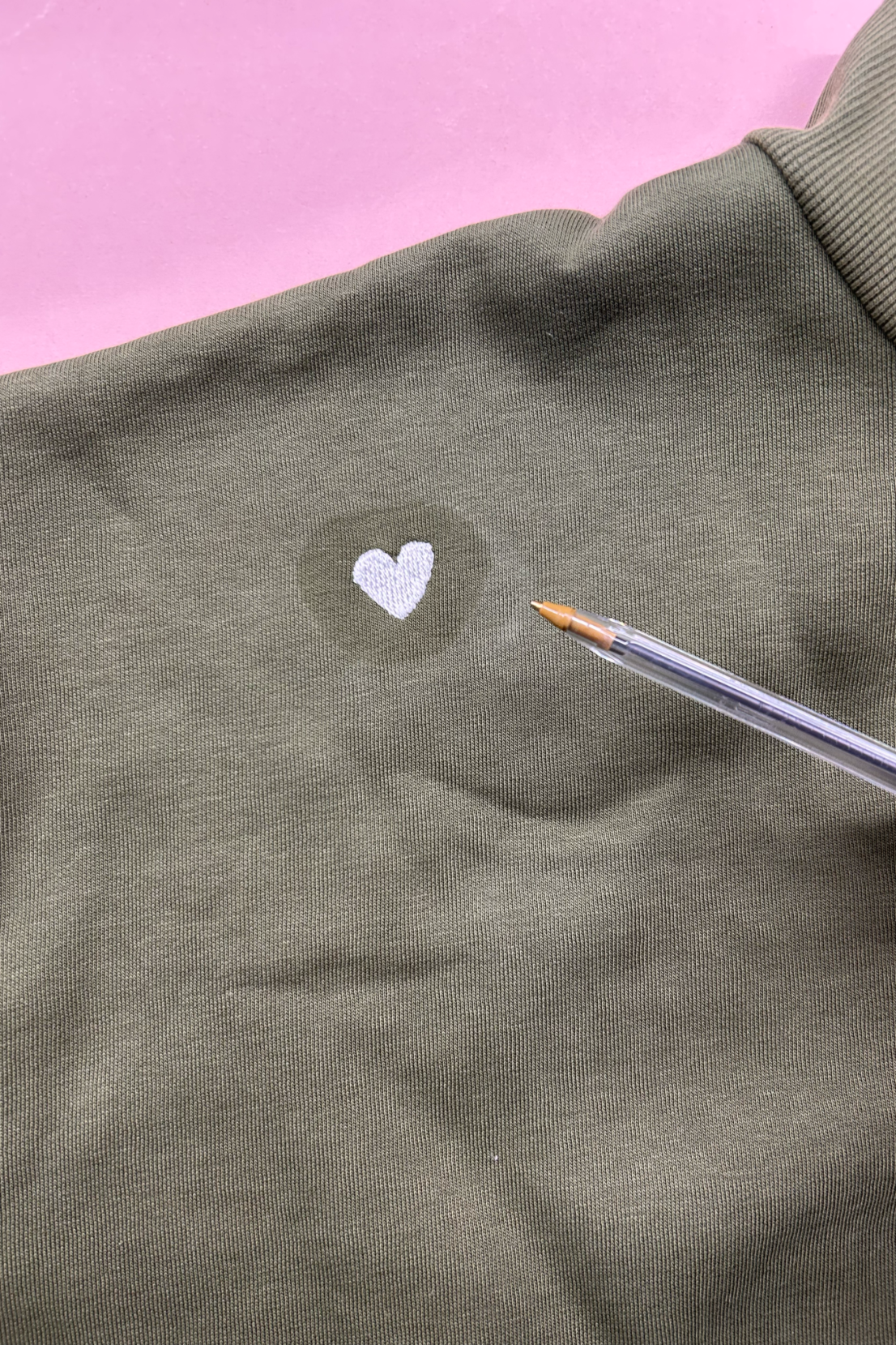 Sample: Olive Heart Embroidered Sweatshirt - 3XL